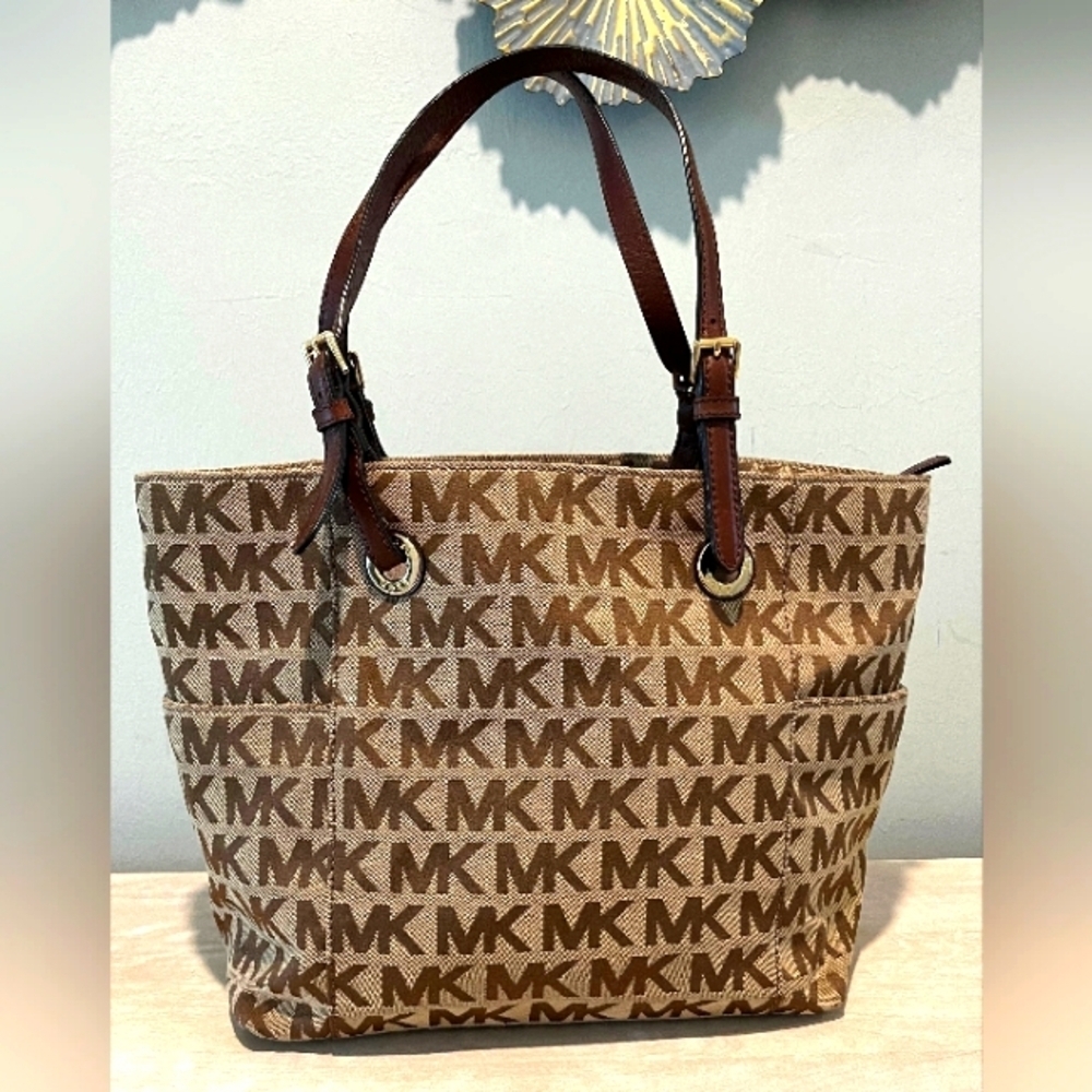 Immaculate, Like New Michael Kors Brown Monogram Canvas & Leather Tote - Picture 3 of 16